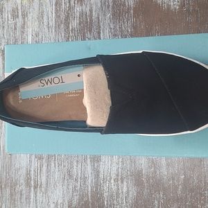 Ladies size 6.5 black Canvass Toms